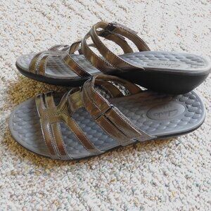 Clarks Privo Slip In Sandals ~ Bronze Metallic ~ Size 9 ~ Pre-owned